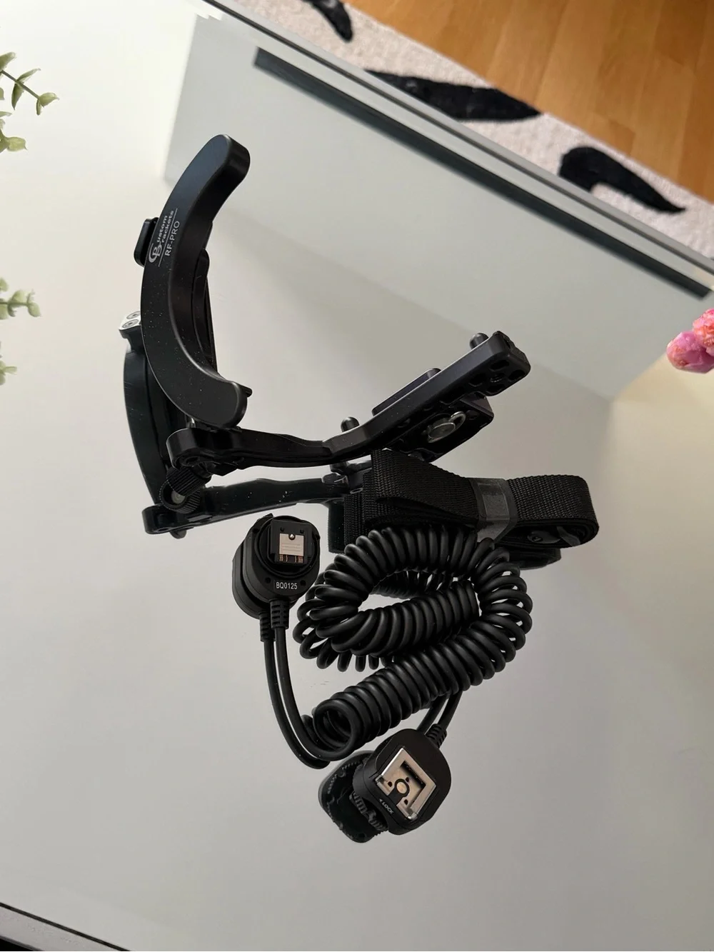 Sony Black Flash Bracket with cord